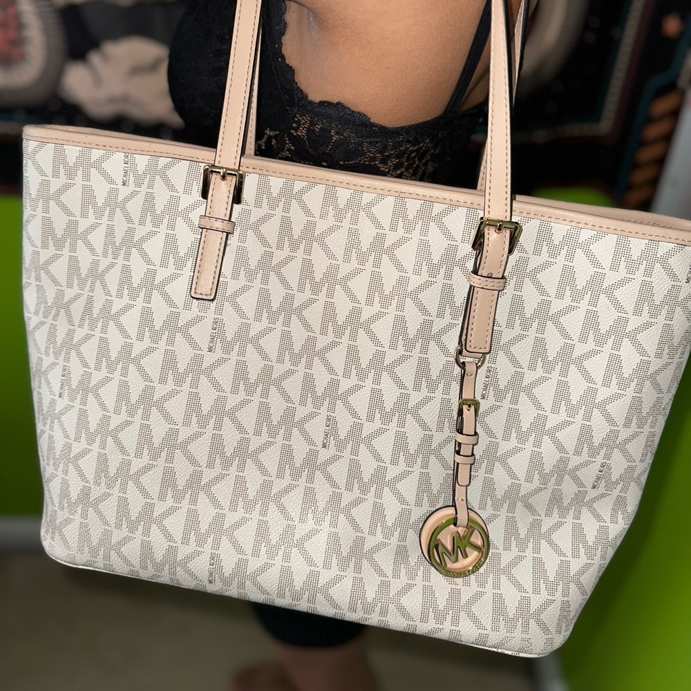 Micheal Kors Bag